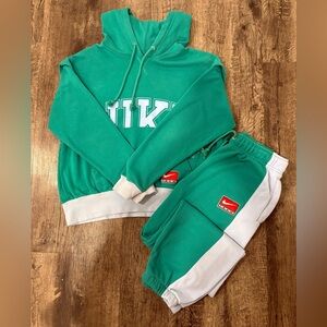 Nike Women’s Sportswear Team Fleece Set - hoodie (S) + joggers (M)